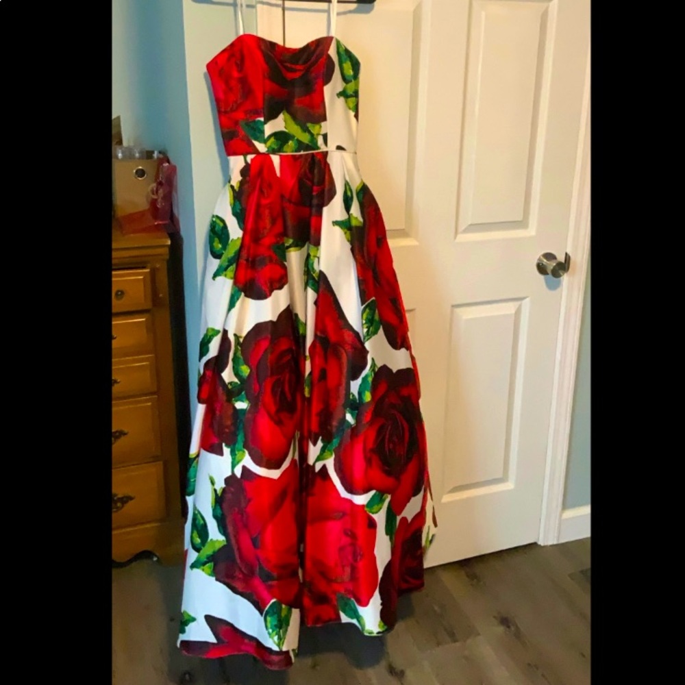 Floral maxi dress w/ pockets